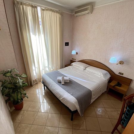 Hotel Resi Rom Exteriör bild